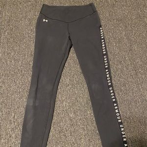 Women’s Under Armor leggings black size M gently used condition